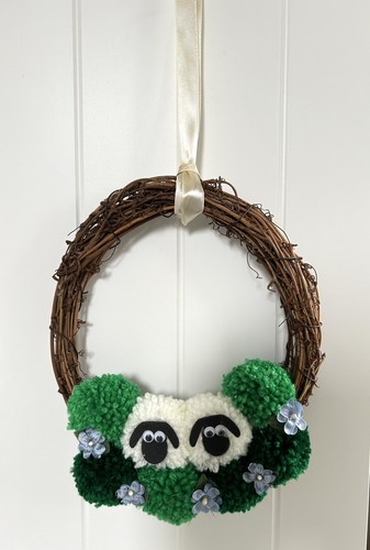 Handmade pompom wreath - handmade, wool